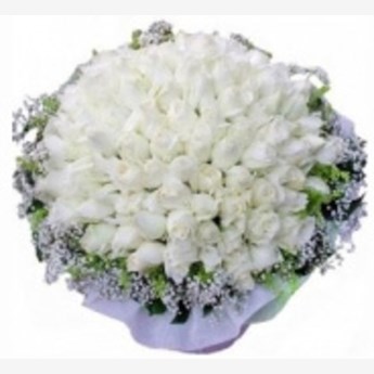 Delightful White Rose Bouquet